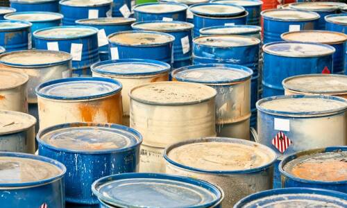 Rola kontenerów hakowych w zwiększaniu bezpieczeństwa pracy z odpadami