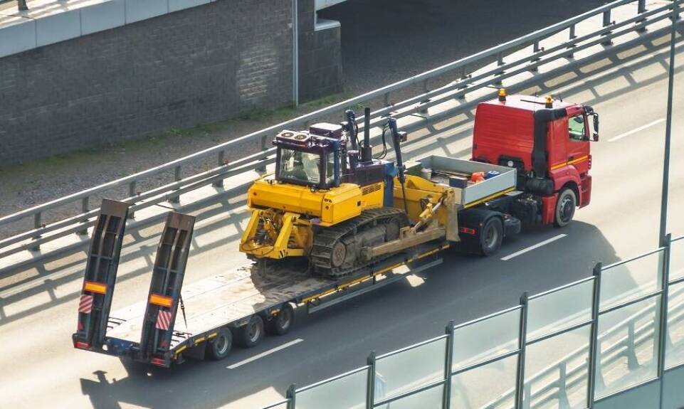 Jak zaplanować sprawny i bezpieczny transport maszyn?