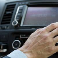 Co wyróżnia nowoczesne radia samochodowe?