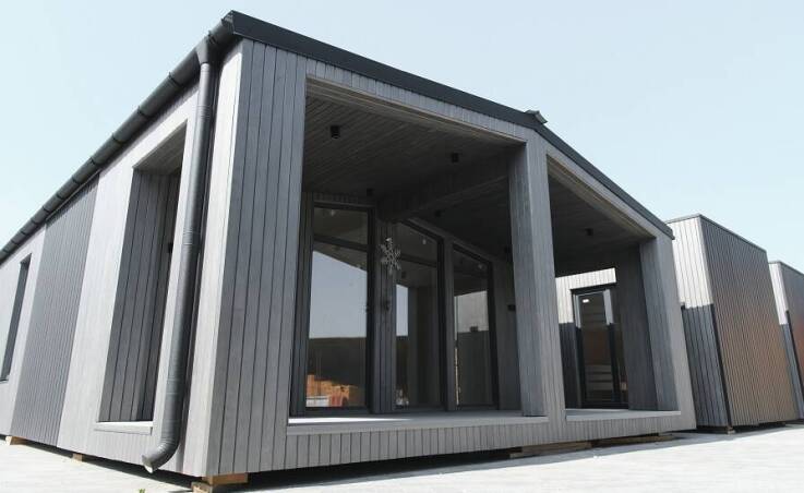 Czym wyróżniają się nowoczesne projekty domów modułowych całorocznych?