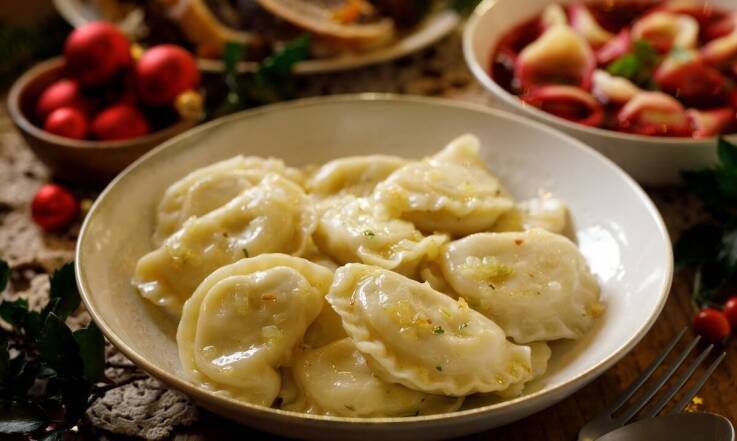 Odkryj kulinarną podróż z tradycyjnymi daniami kuchni polskiej w naszej restauracji