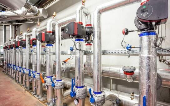 Jakie są kluczowe czynniki wpływające na wydajność kotłowni przemysłowych?