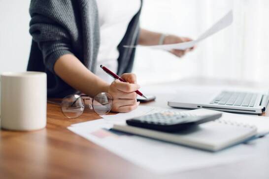 Jak porównać oferty bankowe dla kredytu na dom w Mikołowie?