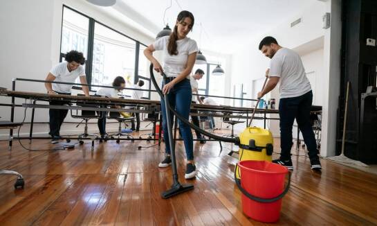 Sprzątanie powierzchni i podłóg po eventach – co jest ważne?
