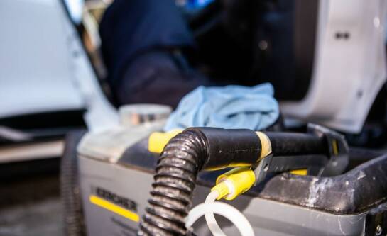 Jak dbać o napinacze pasów bezpieczeństwa, aby zapewnić ich skuteczność?