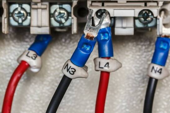 Rola uziemień elektrycznych w zapewnieniu bezpieczeństwa budynków mieszkalnych