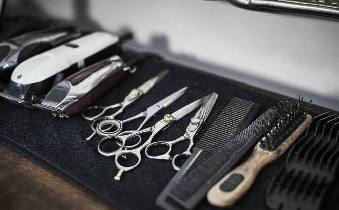 Naturalnie wyglądające włosy systemowe – TomHair