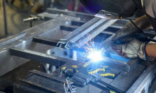 Jakie dokumentacje techniczne są niezbędne do spawania metali kolorowych?