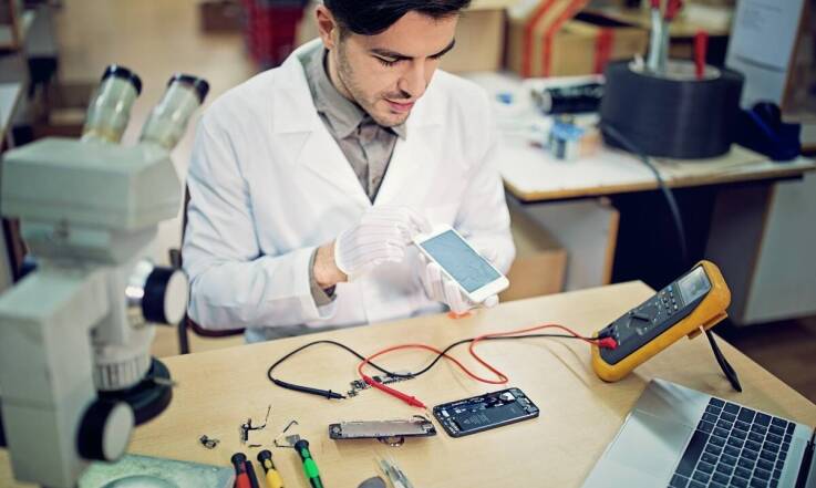 Rola regeneracji baterii do wózków widłowych w optymalizacji pracy magazynu