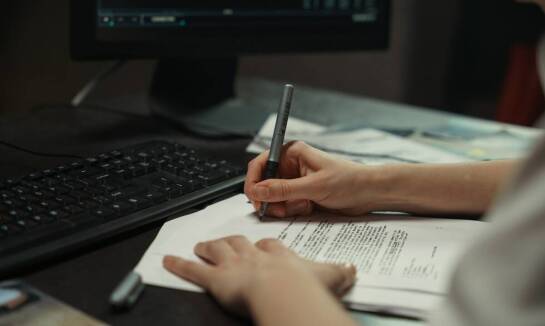 Kluczowe wyzwania w tłumaczeniach technicznych: jak sobie z nimi radzić?