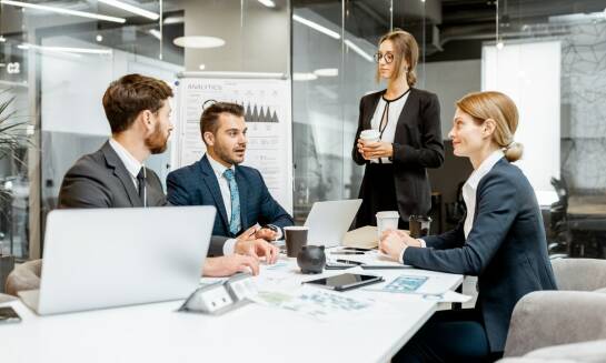 Kadrowo-płacowa obsługa zewnętrzna – klucz do minimalizacji kosztów operacyjnych