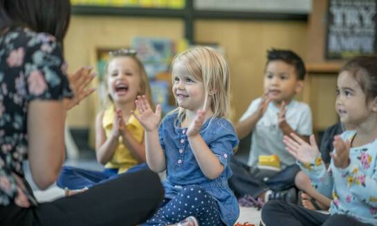 Jakie metody stosujemy, aby uczynić zajęcia muzyczne atrakcyjnymi dla dzieci?