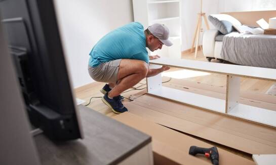 Montaż mebli sypialnianych – co warto wiedzieć przed zleceniem usługi?