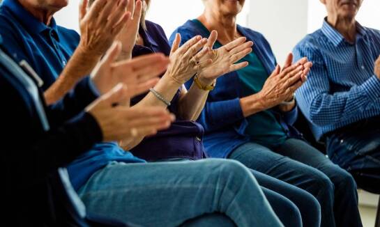 Jak warsztaty terapii zajęciowej wspierają pamięć i koncentrację u seniorów?