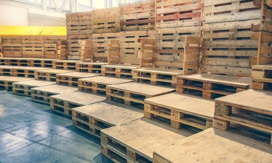 Zastosowanie drewnianych skrzynek na wino w branży eventowej