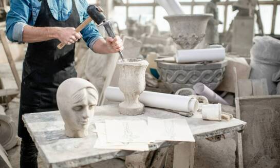 Jakie są najczęstsze błędy przy pracy z gipsem modelarskim?