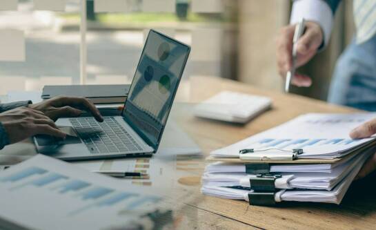 Jak biuro rachunkowe wspiera firmy w zarządzaniu dokumentacją do US?