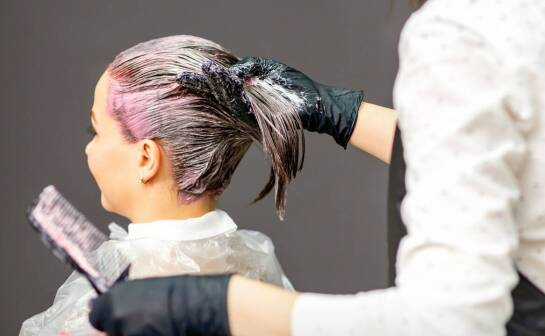 Fryzura i kolor – jak osiągnąć harmonijny look?