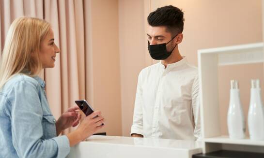 Rola wsparcia technicznego w hotelu pracowniczym dla komfortu gości