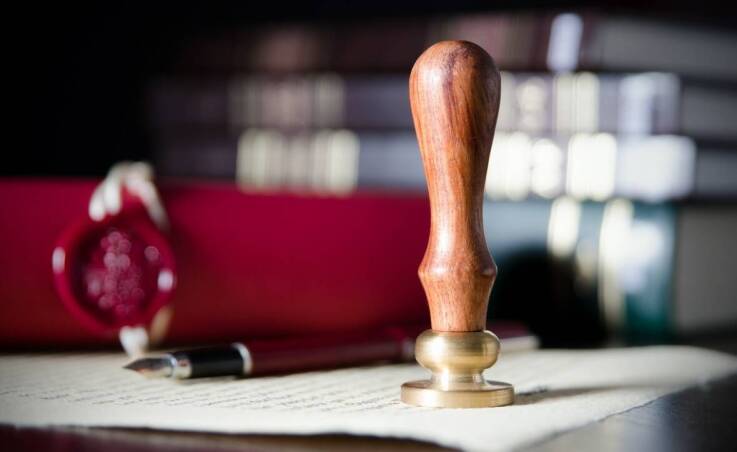 W jaki sposób notariusz zabezpiecza interesy stron przy umowie darowizny?