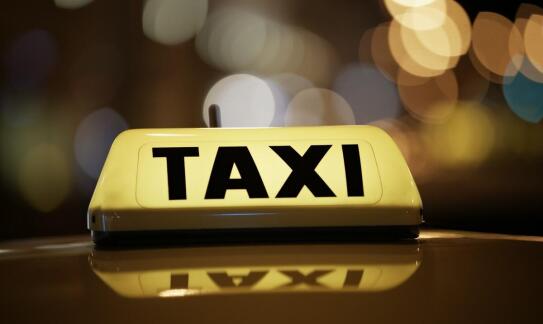 Szybkie i wygodne przejazdy z VIP taxi - jakie są nasze standardy?