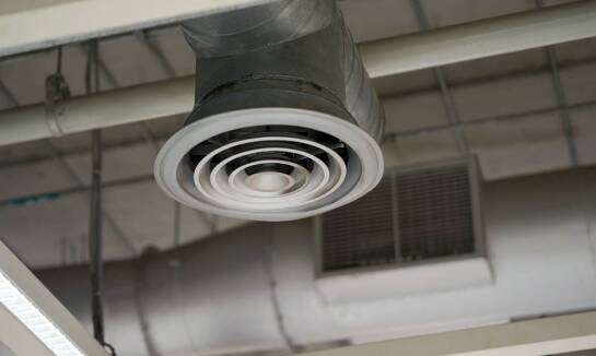 Innowacyjne podejścia w projektowaniu instalacji wentylacji mechanicznej dla nowoczesnych budynków