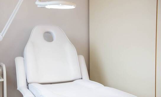 Jak dobrać sprzęt kosmetyczny do różnorodnych zabiegów w gabinecie medycyny estetycznej?