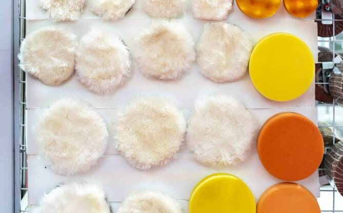 Bezpieczeństwo dzieci a wybór dzianin zabawkowych – co oferuje producent?