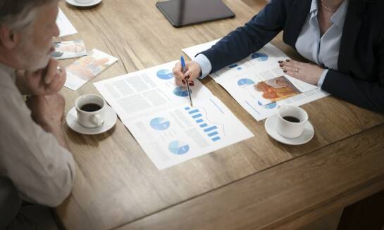 Jak pośrednik może ułatwić sprzedaż działki budowlanej?