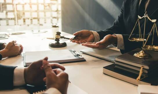 Jakie są korzyści z konsultacji prawnej przy sprzedaży udziału w nieruchomości?