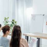 Jakie korzyści płyną z profesjonalnej obsługi BHP w firmach?