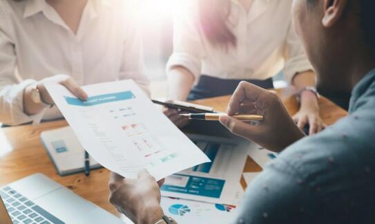 Rola biura rachunkowego w optymalizacji procesów kadrowo-płacowych