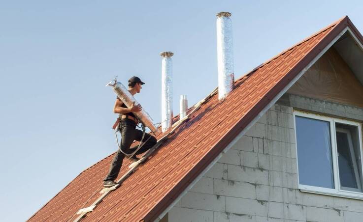 Częstotliwość kontroli przewodów kominowych a zgodność z prawem budowlanym