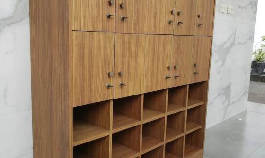 Zalety indywidualnego dopasowania drewnianych mebli do wnętrza