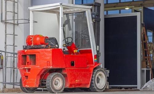 Jak tanio kupić wózek widłowy?