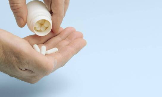 Wpływ stresu na wypadanie włosów a rola suplementacji