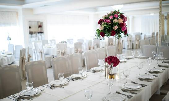 Sale weselne z profesjonalną obsługą - klucz do udanego przyjęcia