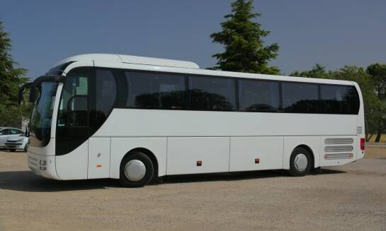 Wynajem krótkoterminowy vs długoterminowy – co wybrać dla swojej grupy?