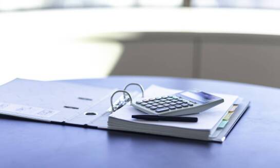 Księgi handlowe a zarządzanie umowami cywilnoprawnymi – co warto wiedzieć?