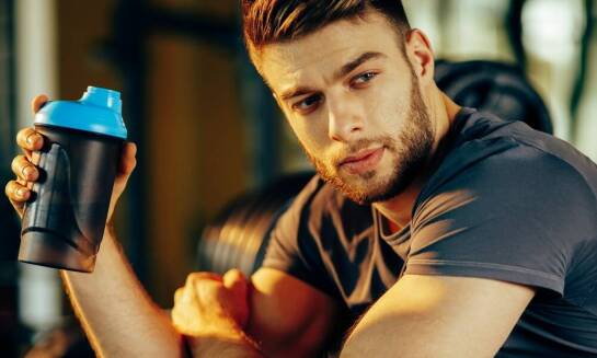 Fitmax opinie: Jakie korzyści przynoszą aminokwasy EAA według klientów?