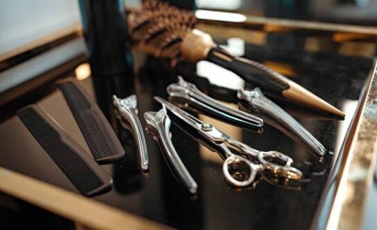 Jak wybrać odpowiedni odcień farby, aby uzyskać naturalny efekt?