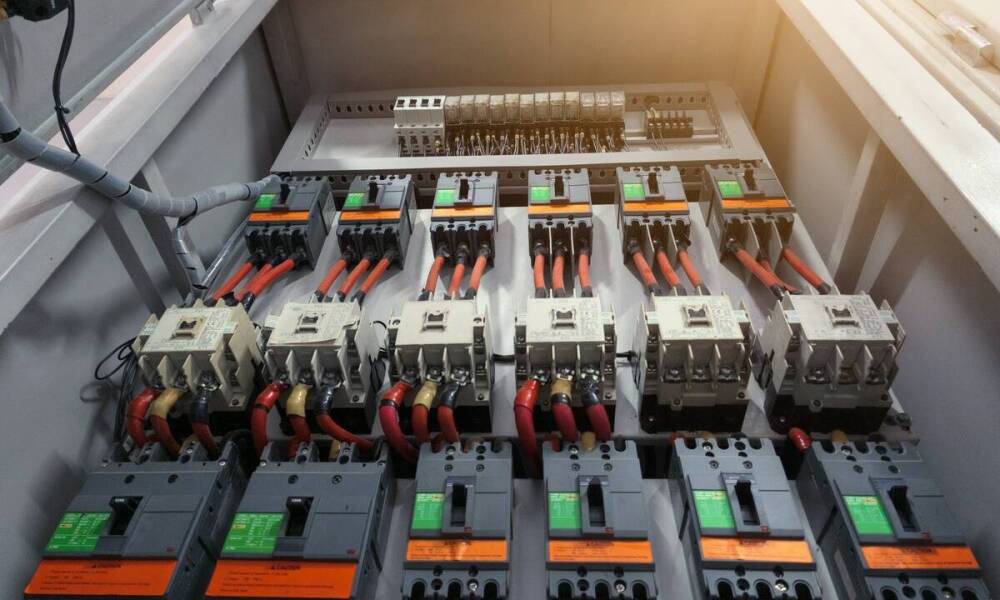 Jakie są kluczowe zalety akumulatorów przemysłowych w naszej ofercie?