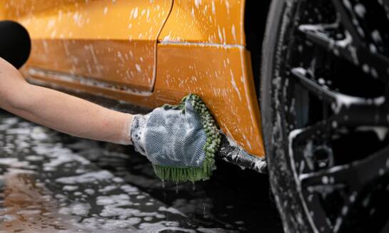 Jakie są korzyści z ręcznego mycia busów?