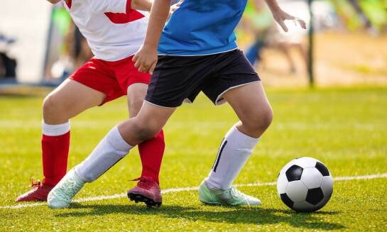 Treningi dostosowane do umiejętności dzieci w szkółce piłkarskiej