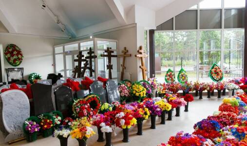 Poradnik wyboru wieńców i wiązanek na różne okazje