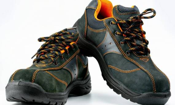 Dlaczego warto wybrać odzież roboczą z materiałów odpornych na przetarcia?