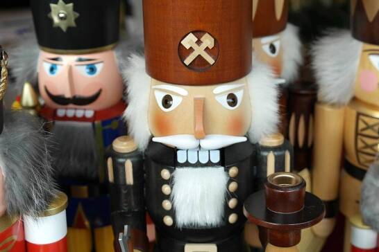 Dziadek do orzechów – magia świątecznej tradycji w figurkach