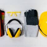 Jak zapewnić odpowiednią ochronę nóg podczas pracy fizycznej?