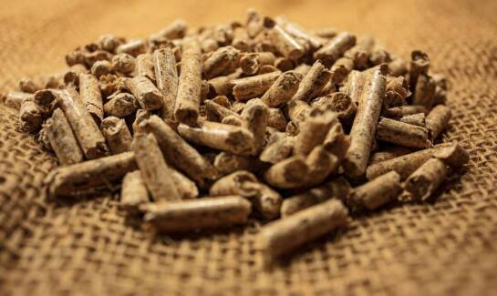 Brykiet opałowy w kontekście globalnych trendów w ogrzewaniu