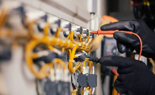 Jak przygotować się do wizyty elektryka Grójec 24h w przypadku awarii?